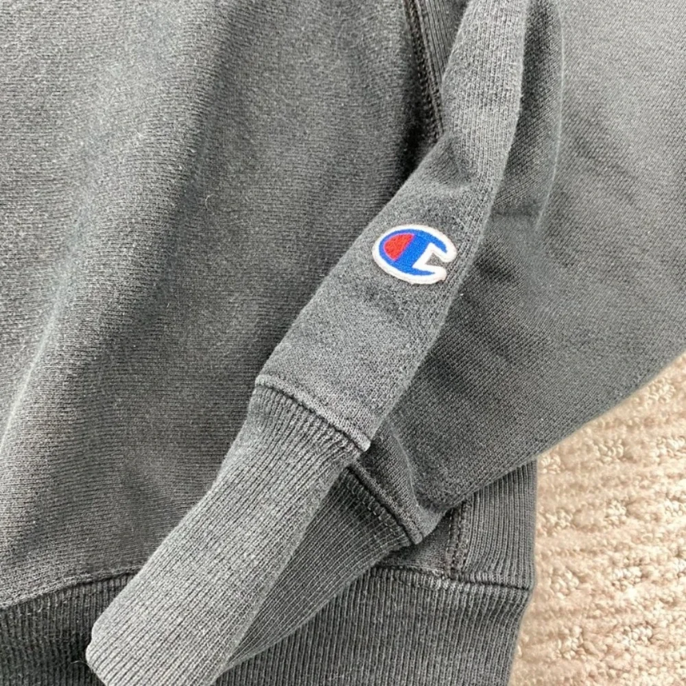 Champion Reverse Weave Sweater Women XS Black Pullover Sweatshirt Embroidered - Picture 6 of 11